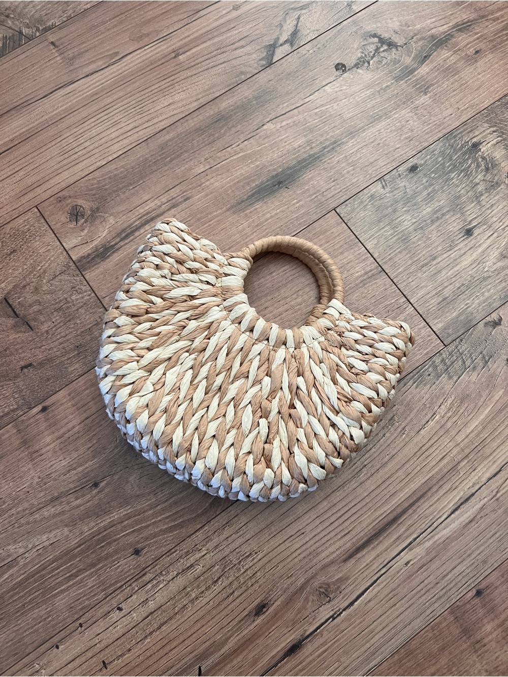 Woven Straw Circle-Handle Women’s Bag in Natural and Cream